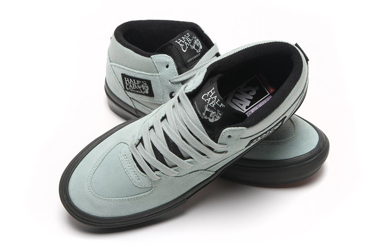 Vans - Skate Half Cab
Style # VN0A5FCDEMW1
Color : Grey Olive / Black