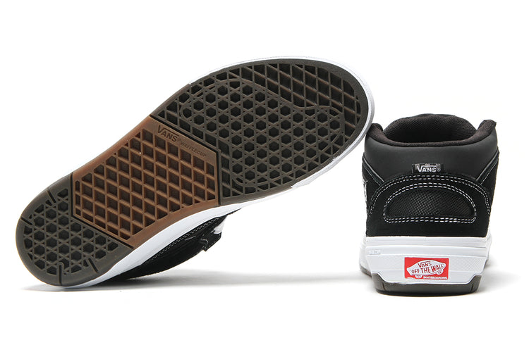 Vans - Skate Half Cab Wafflecup
Style # VN000D9ZBA21
Color : Black / White