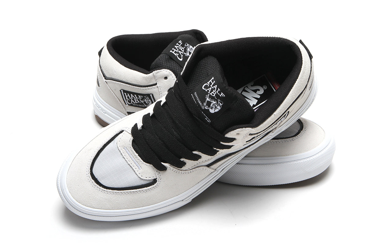 Vans - Skate Half Cab Wafflecup
Style # VN000D9ZYB21
Color : White / Black