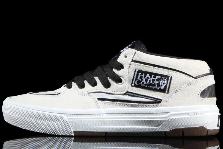 Vans - Skate Half Cab Wafflecup
Style # VN000D9ZYB21
Color : White / Black