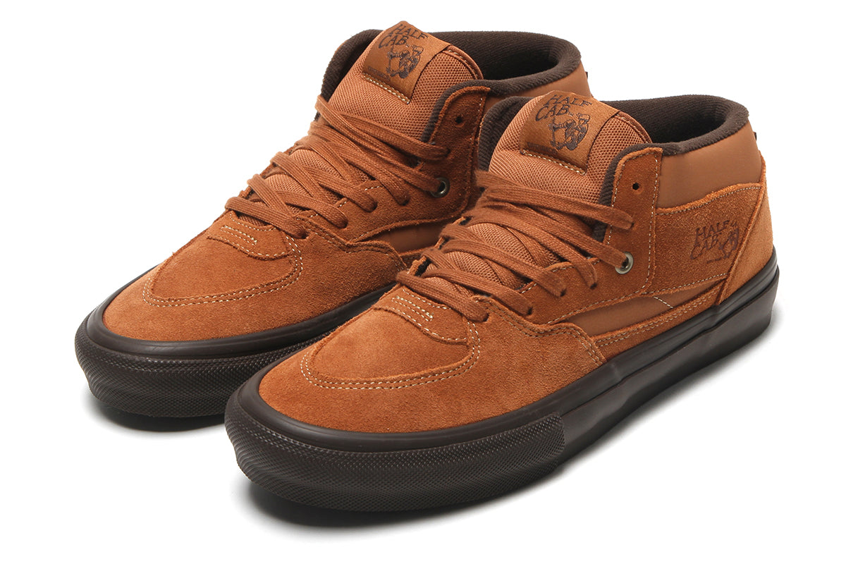 Vans - Skate Half Cab
Style # VN0A5FCDCL61
Color : Golden Brown / Gum