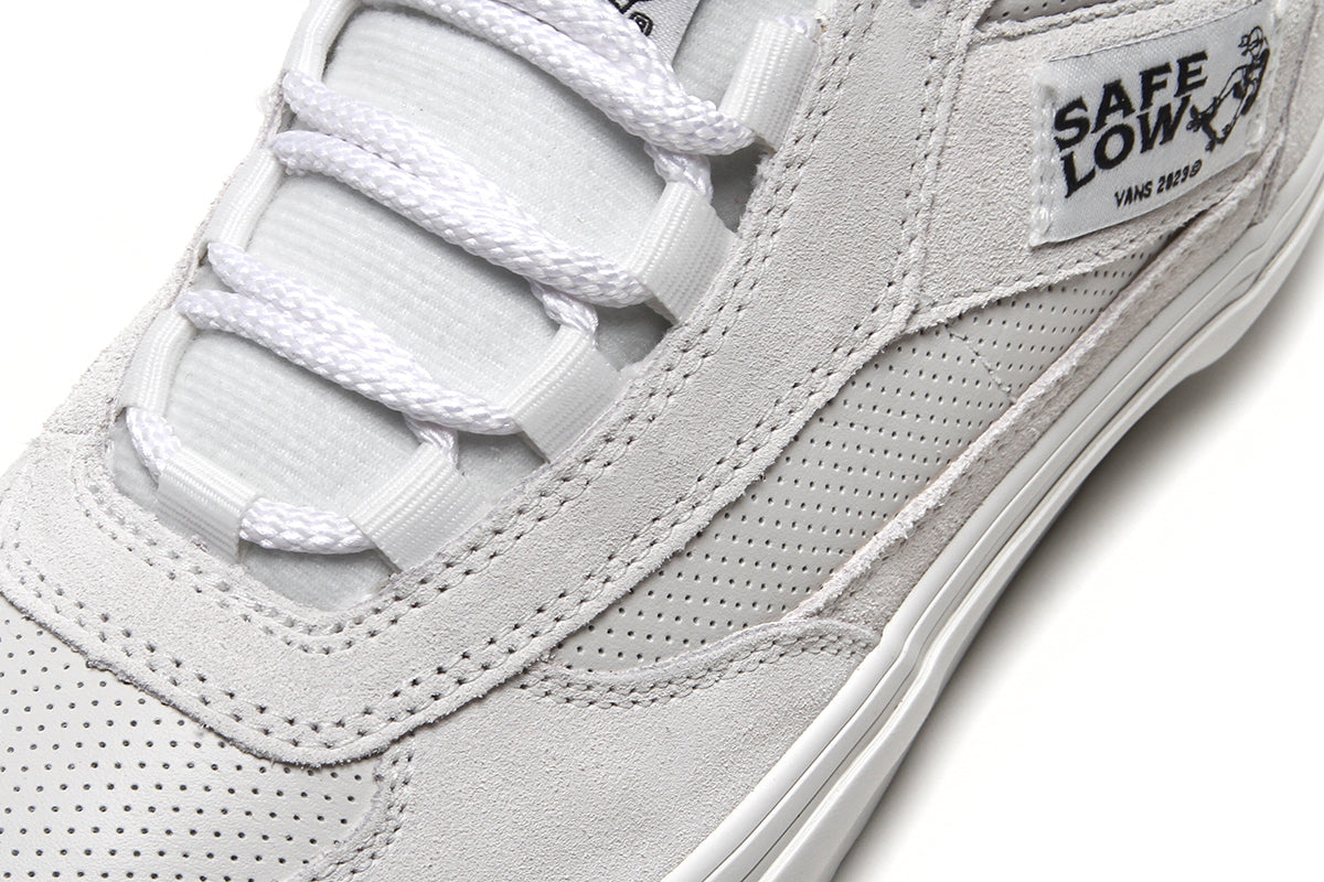 Vans - Skate Safe Low
Style # VN000EG9JVY1
Color : Blanc De Blanc