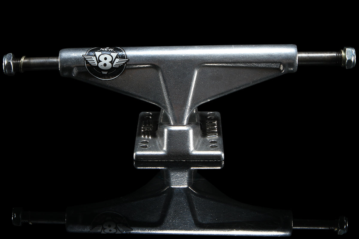 Venture - V8 Trucks (Set of 2)
Color : Polished