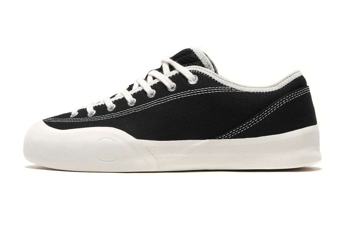 Village PM - 1.30 PM
Color : Black / Whisper White
