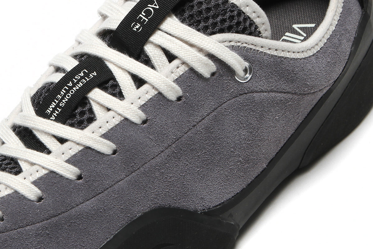 Village PM - 1 PM
Color : Grey / Natural Black