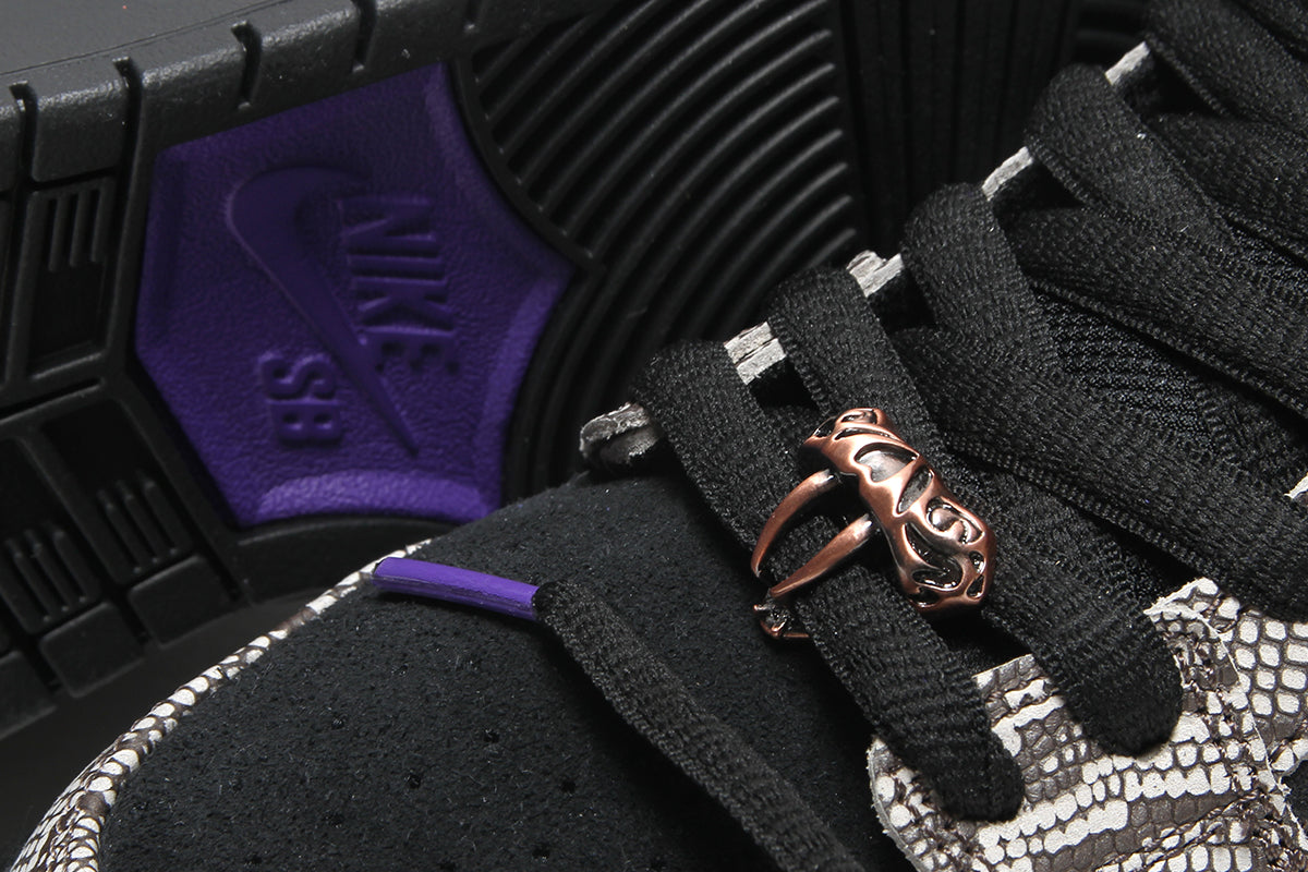 Nike SB - Dunk Low Pro x Dashawn Jordan
Style # IB6208-200
Color : String / Black / Bright Spruce / Fierce Purple