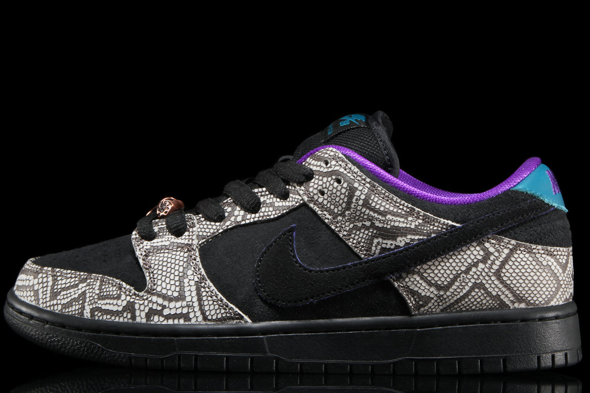 Nike SB - Dunk Low Pro x Dashawn Jordan
Style # IB6208-200
Color : String / Black / Bright Spruce / Fierce Purple