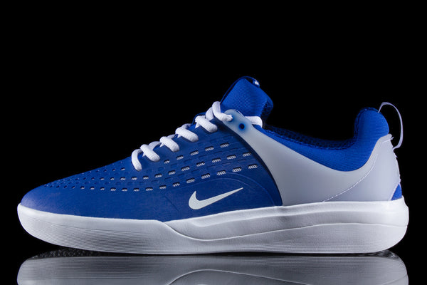 はやっ 1-16-23-Nike-SB-Nyjah-3-Blue-
