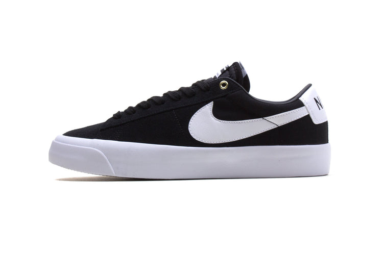 Nike SB Zoom Blazer Low Pro GT : Black / White