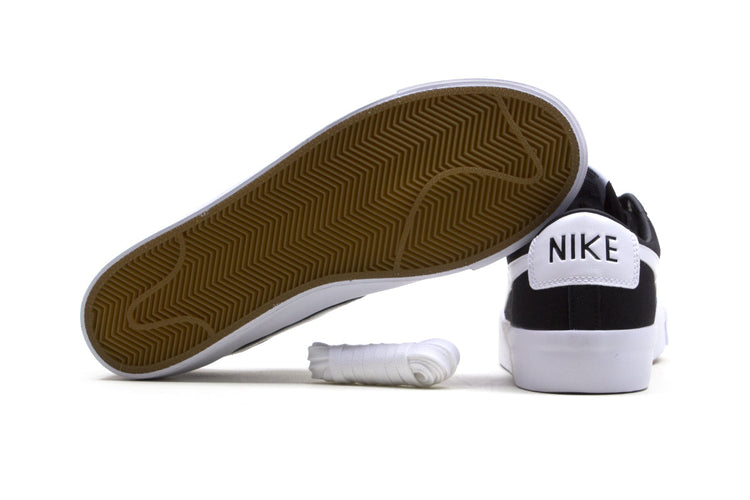 Nike SB Zoom Blazer Low Pro GT : Black / White