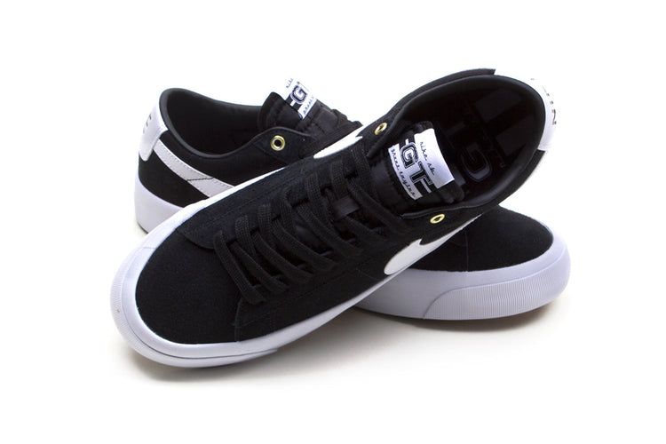 Nike SB Zoom Blazer Low Pro GT : Black / White