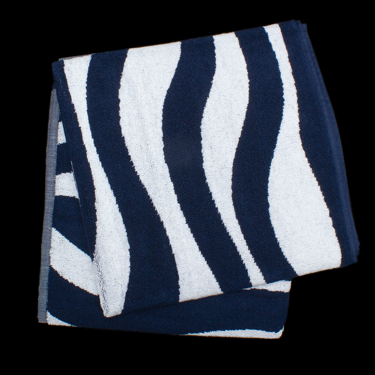 by Parra Waves Of The Navy Bath Towel Navy / White