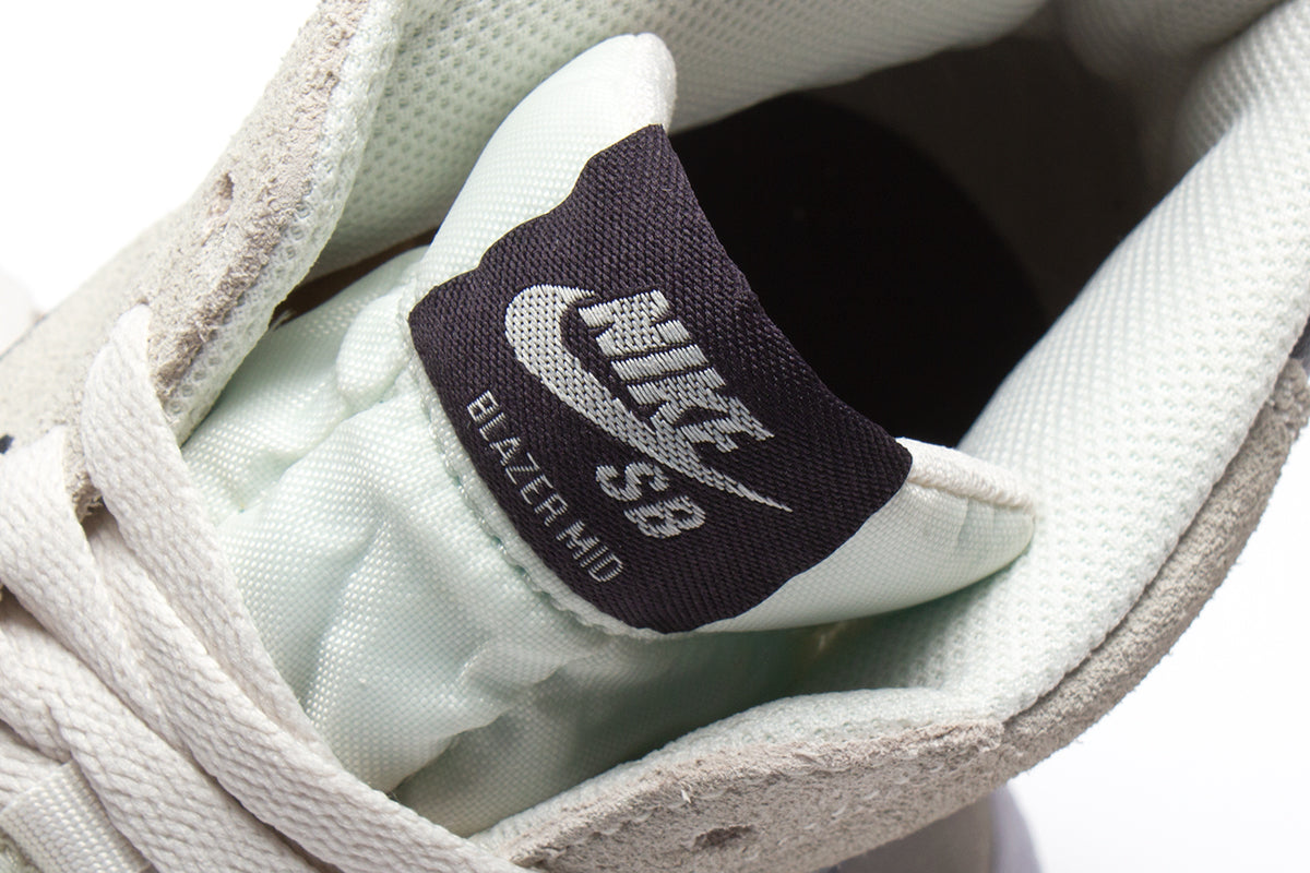 Nike SB Zoom Blazer Mid : Phantom / Cave Purple
