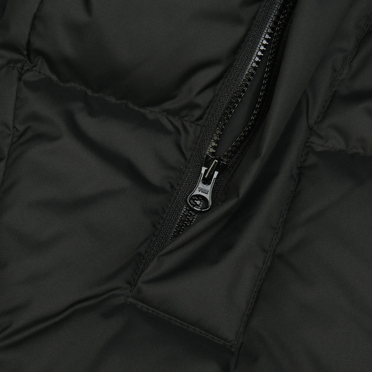 Polar Skate Co. | Basic Puffer
Color : Black