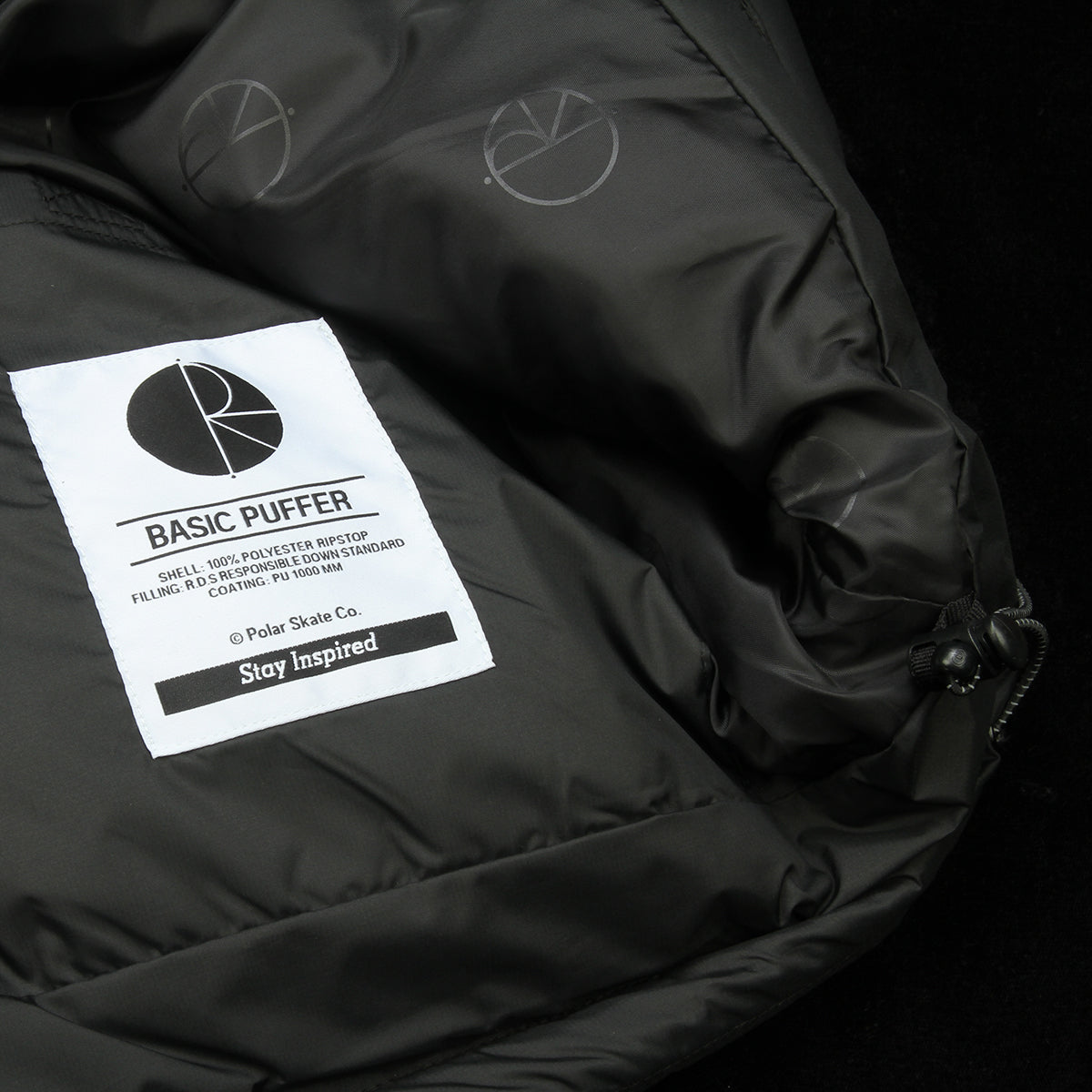 Polar Skate Co. | Basic Puffer
Color : Black