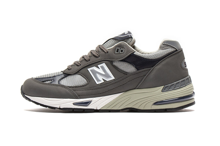 New Balance 991 Style # M991GNS Color : Castlerock / Navy / White