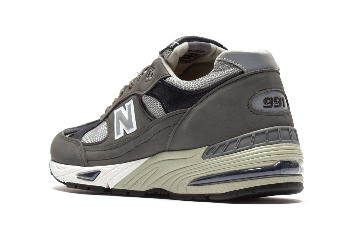 New Balance 991 Style # M991GNS Color : Castlerock / Navy / White