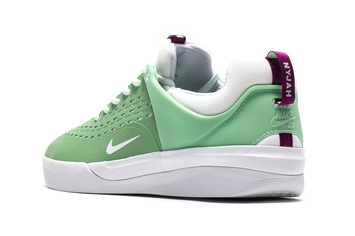 Nike SB Zoom Nyjah 3 Style # DJ6130-300 Color : Enamel Green / White