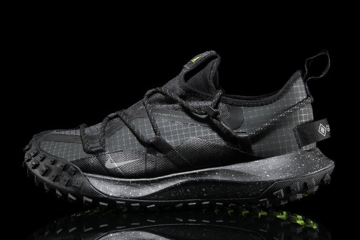 Nike ACG Mountain Fly Low Gore-Tex  DK Smoke Grey / Iron Grey