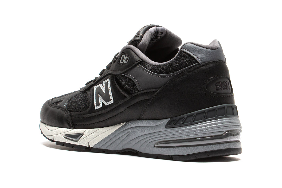 New Balance 991 (Made in UK) Style # M991DJ Color : Black / Smoked Pearl / White