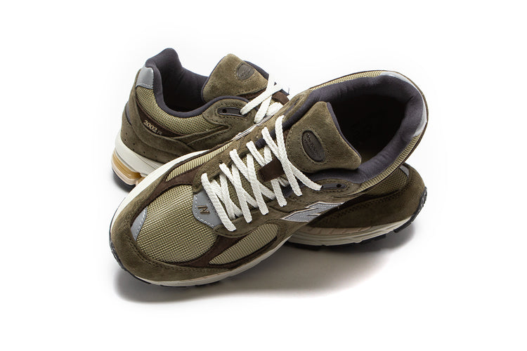 New Balance 2002R Style # M2002RHN Color : Green / Brown / White