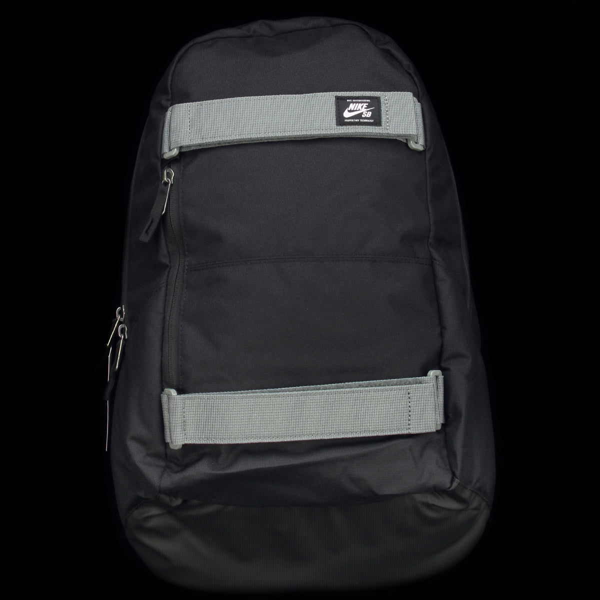 courthouse backpack nike sb black white zeropolis Amplify your kids style quotient with this kids backpack from Nike NIKE SB COURTHOUSE BACKPACK BA5305-010