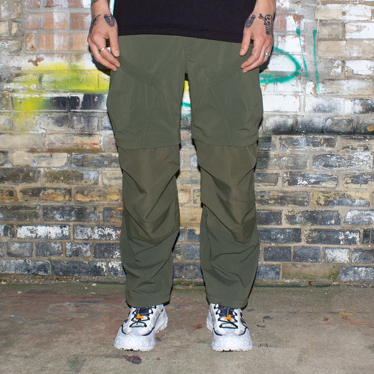 Nike ACG Smith Summit Cargo Pant Style # DN3943-325 Color : Medium Olive / Light Army